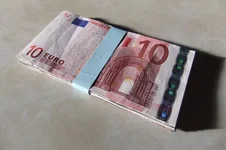 Geldübergabe.webp