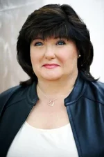 Karen Rose.webp Karen Rose.webp