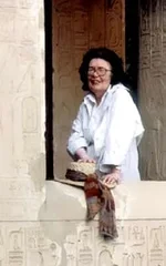 Elizabeth Peters.webp Elizabeth Peters.webp