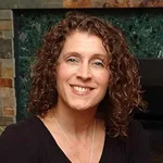Hannah Mary McKinnon.webp Hannah Mary McKinnon.webp