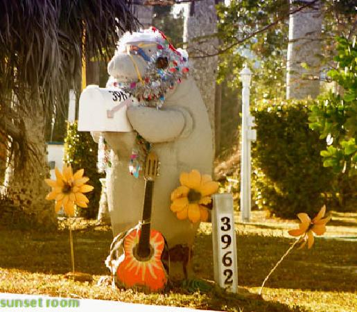 manatee-mailbox-3962.jpg