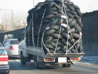 reifen-auf-lkw-transporter.jpg